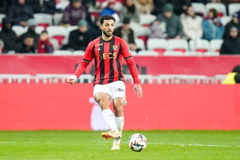 هاني أبو ريدة يطمئن على عبد المنعم ويسهّل إجراءات علاجه